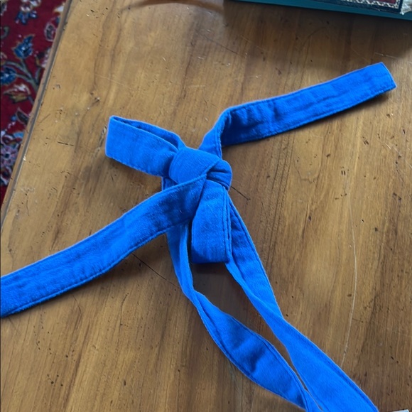 Old Navy Tie-Shoulder Smocked Romper -- 3-inch inseam - Picture 6 of 9